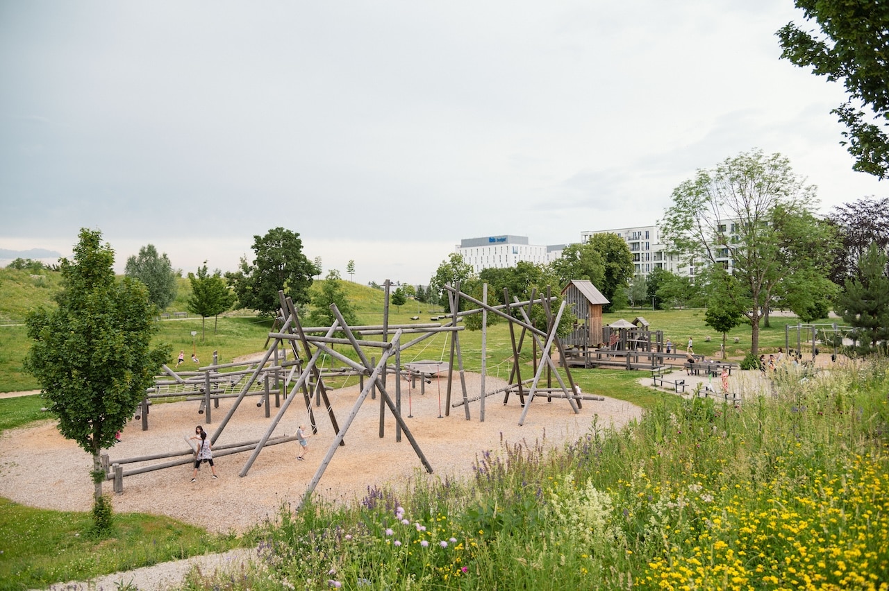 Oberwiesenfeldpark München, mahl gehbard konzepte, Hauptpreis Bayerischer Landschaftsarchitektur-Preis 2024, Foto: © Laura Loewel