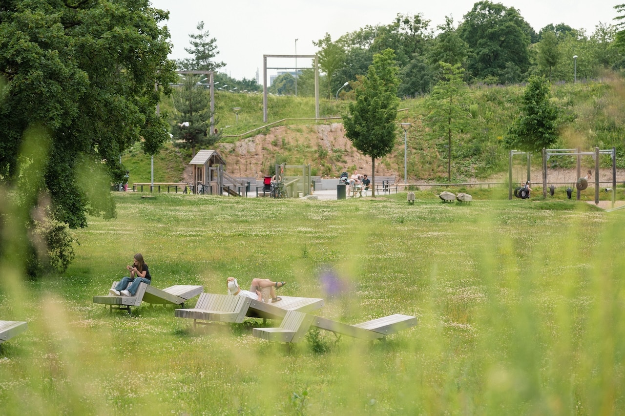 Oberwiesenfeldpark München, mahl gehbard konzepte, Hauptpreis Bayerischer Landschaftsarchitektur-Preis 2024, Foto: © Laura Loewel