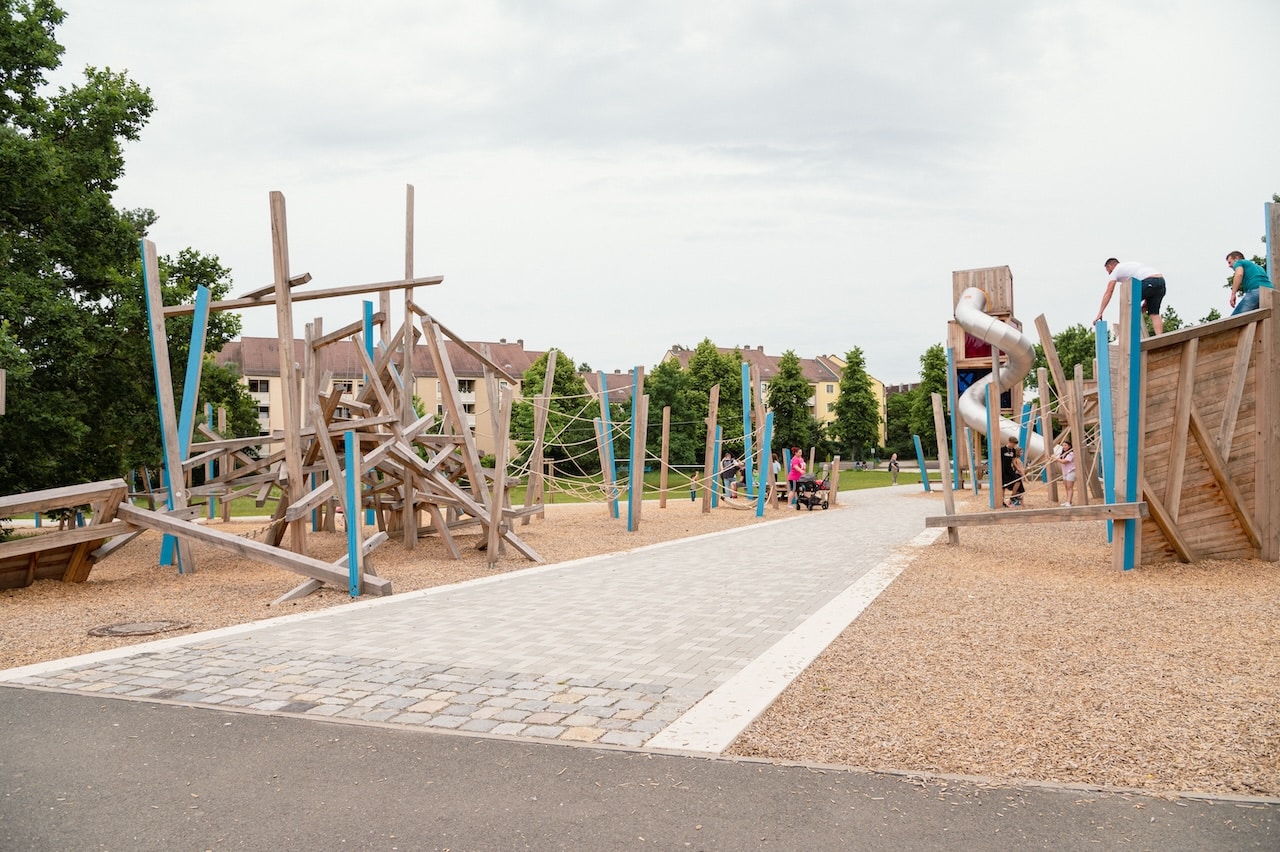 Anette-Kolb-Anlage Nürnberg, adlerolesch , Auszeichnung Kategorie „Bauen im Bestand und Kreislaufwirtschaft“ Bayerischer Landschaftsarchitektur-Preis 2024, Foto: © Laura Loewel